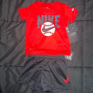 2 piece Nike Set. 12 months.